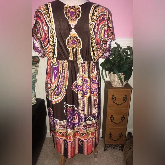 Cristina Love, medium, multi colored, very light weight, thin - Picture 2 of 7